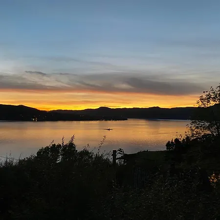 Utsikten מוטל Hjelmeland