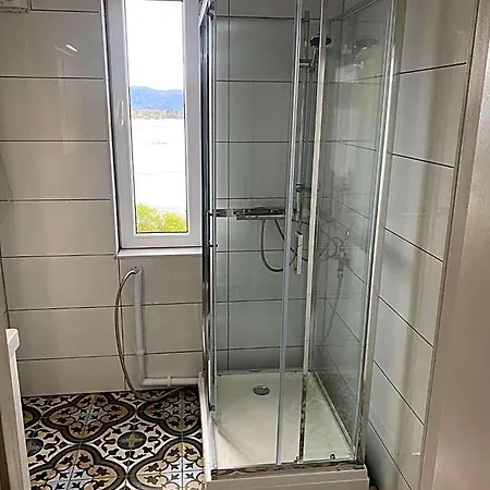 Utsikten Motel *
