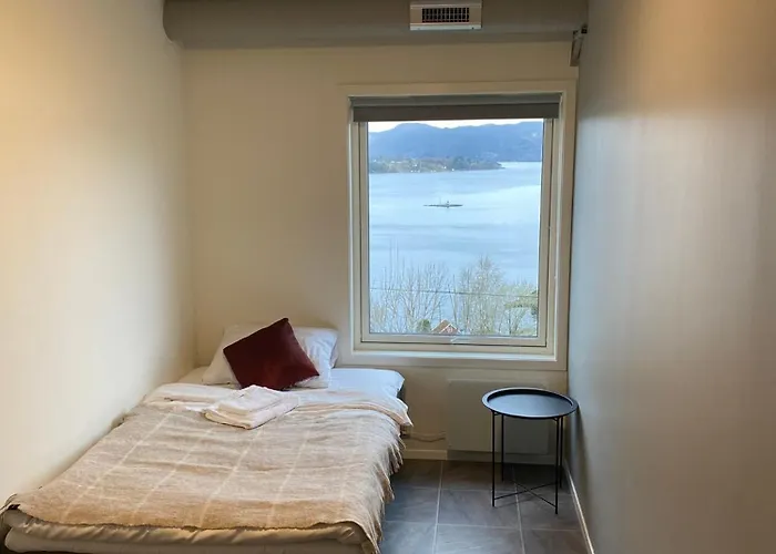 Utsikten * Hjelmeland